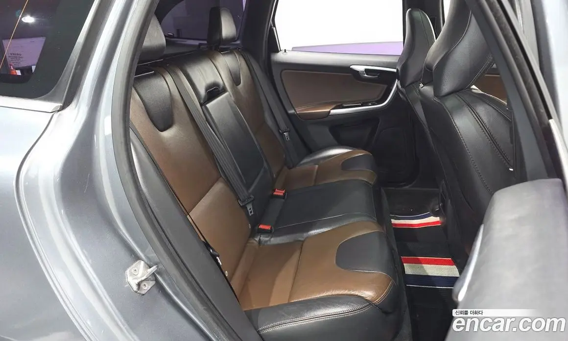 Volvo XC60 2016 2.4 автомат (гидро), фото 12