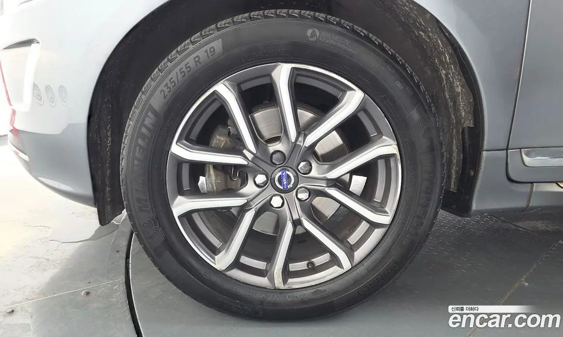 Volvo XC60 2016 2.4 автомат (гидро), фото 5