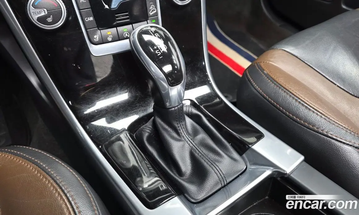 Volvo XC60 2016 2.4 автомат (гидро), фото 9