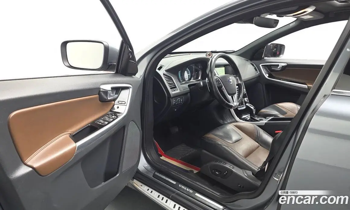 Volvo XC60 2016 2.4 автомат (гидро), фото 10