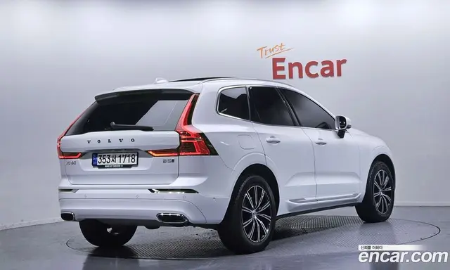 Volvo XC60 2021 2.0 автомат (гидро), миниатюра 2