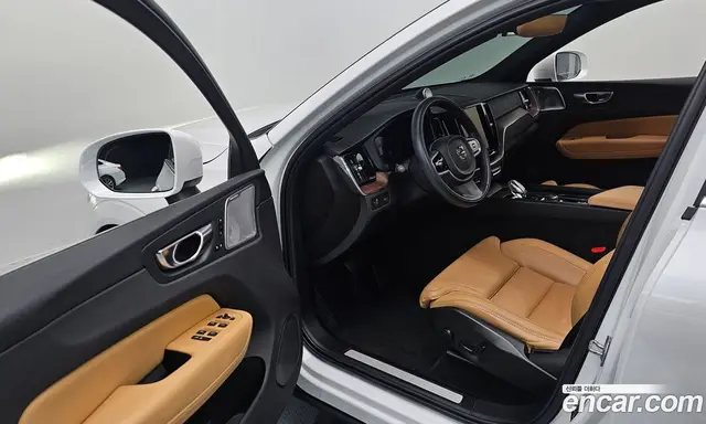 Volvo XC60 2021 2.0 автомат (гидро), миниатюра 11