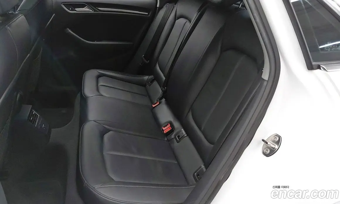Audi A3 2018 2.0 автомат (гидро), фото 11