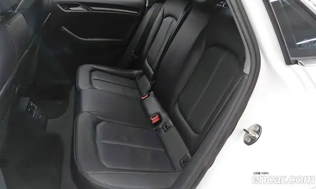 Audi A3 2018 2.0 автомат (гидро), миниатюра 11