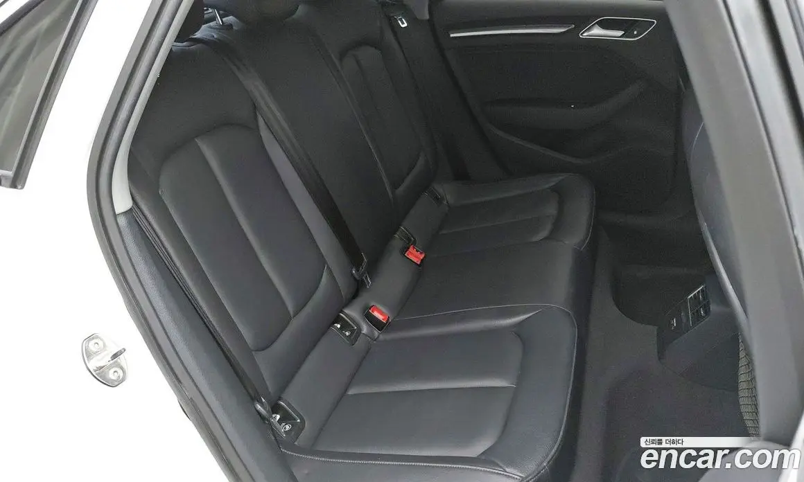 Audi A3 2018 2.0 автомат (гидро), фото 12