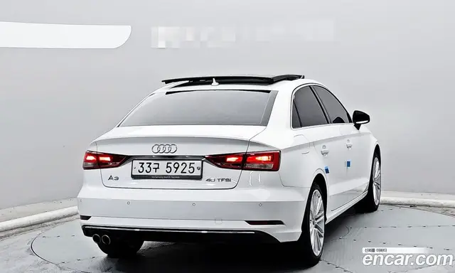 Audi A3 2018 2.0 автомат (гидро), миниатюра 4