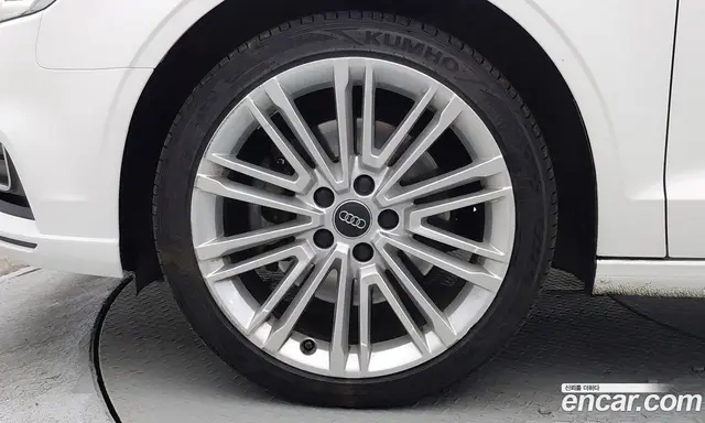 Audi A3 2018 2.0 автомат (гидро), миниатюра 5