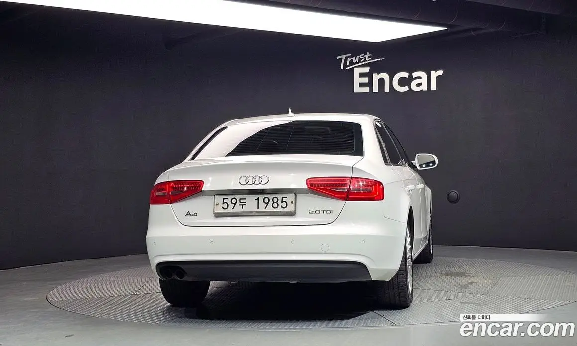 Audi A4 2013 2.0 автомат (гидро), фото 4