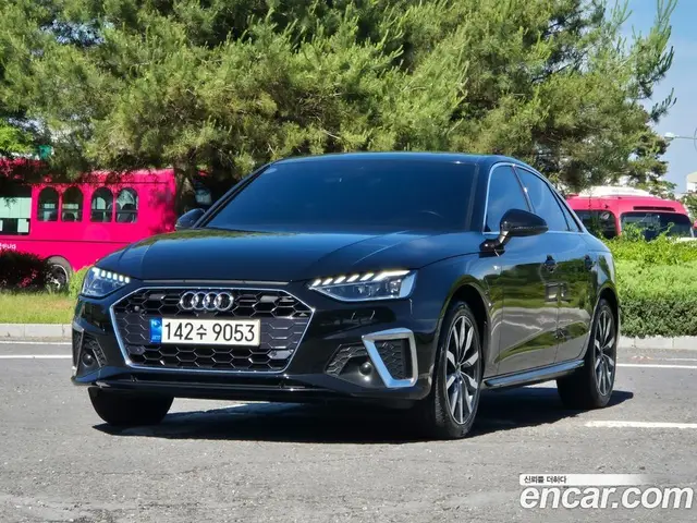 Audi A4, 2023, 60 975 км