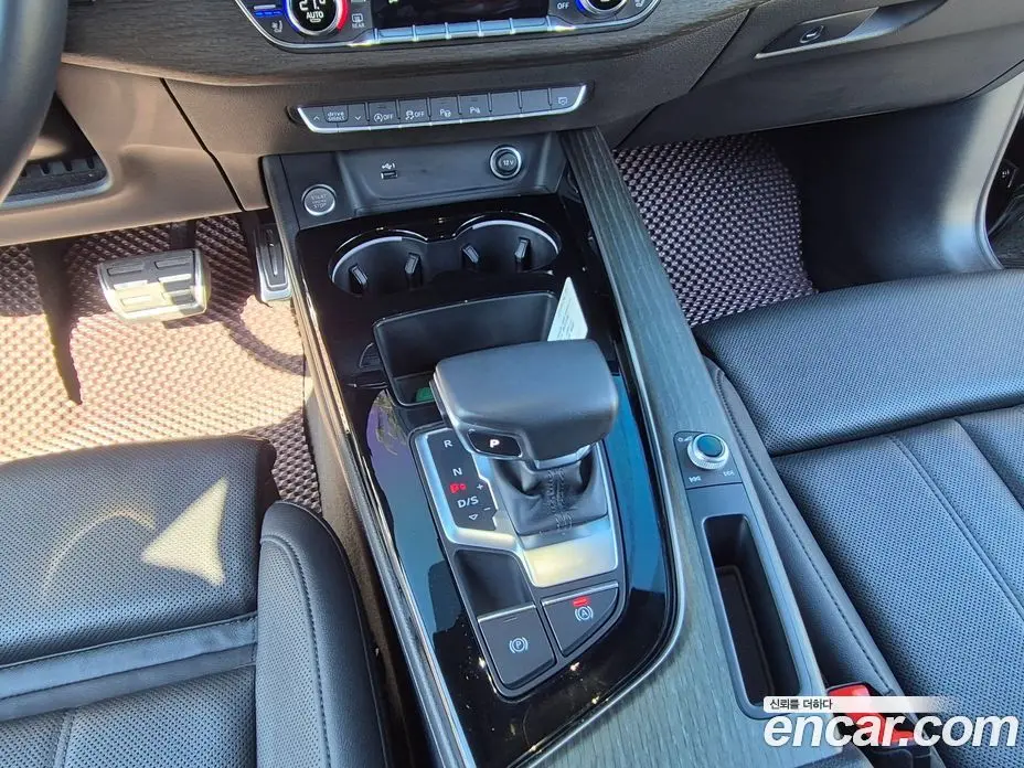 Audi A4 2023 2.0 автомат (гидро), фото 14