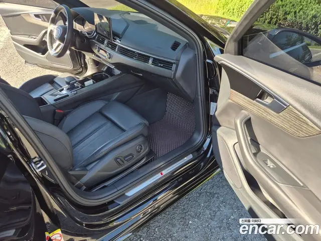 Audi A4 2023 2.0 автомат (гидро), миниатюра 8