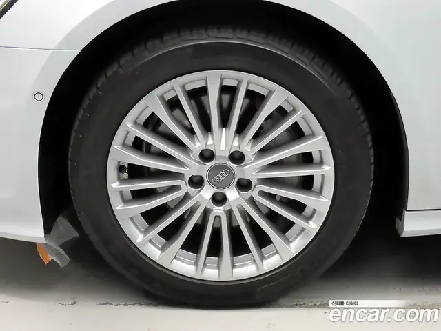 Audi A6 2019 2.0 автомат (гидро), миниатюра 5