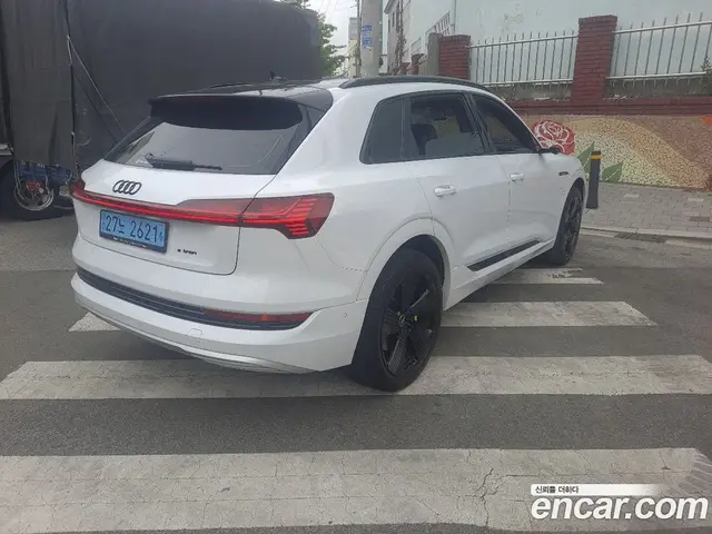 Audi e-tron 2021 автомат (гидро), миниатюра 8