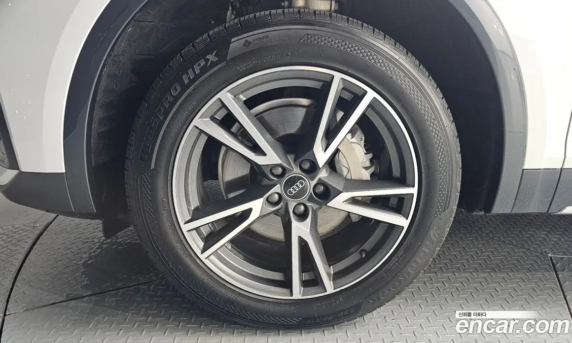 Audi Q5 2021 2.0 автомат (гидро), фото 5