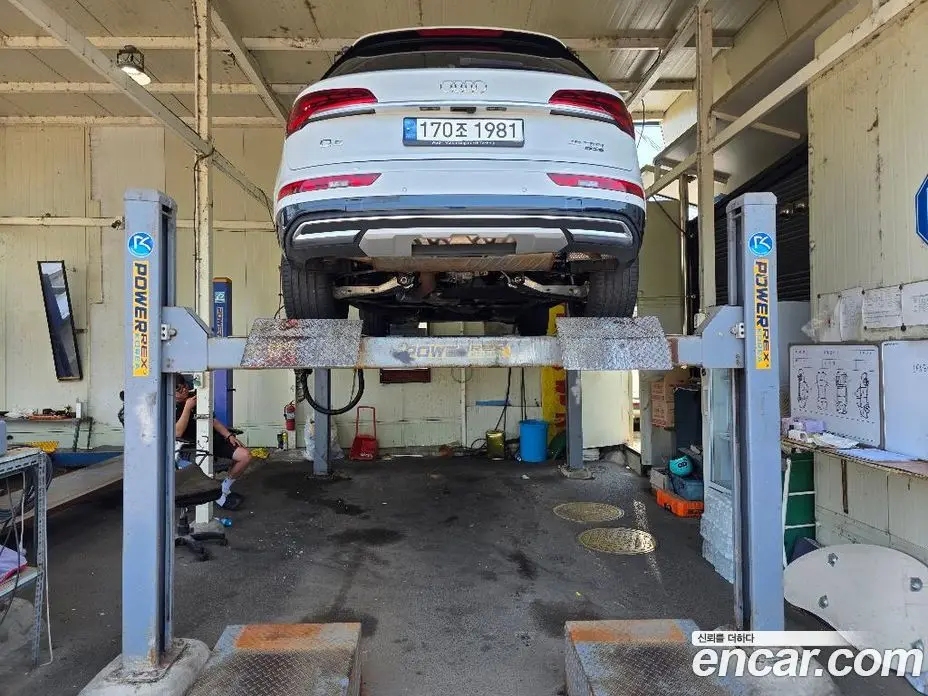 Audi Q5 2022 2.0 автомат (гидро), фото 3