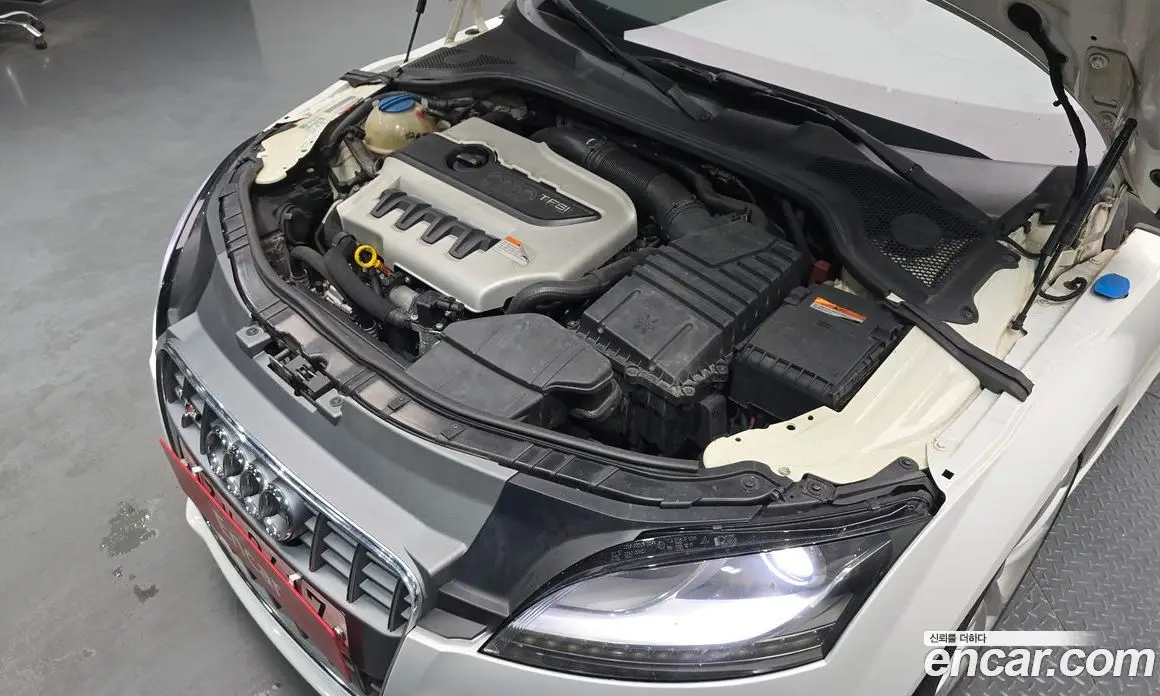 Audi TTS 2010 2.0 автомат (гидро), фото 5