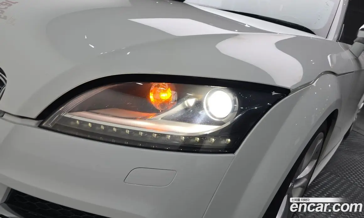 Audi TTS 2010 2.0 автомат (гидро), фото 7