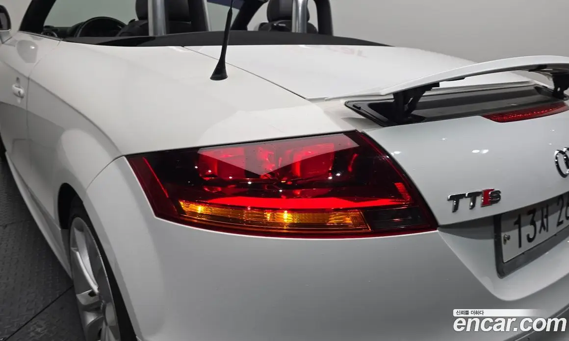 Audi TTS 2010 2.0 автомат (гидро), фото 8