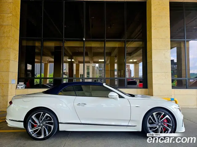 Bentley Continental 2025 4.0 автомат (гидро), миниатюра 4 Bentley Continental 2025 4.0 автомат (гидро), миниатюра 4