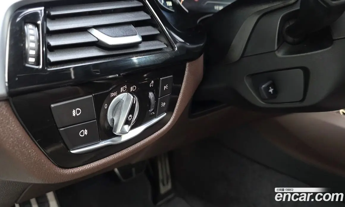 BMW 5 серия 2017 2.0 автомат (гидро), фото 27