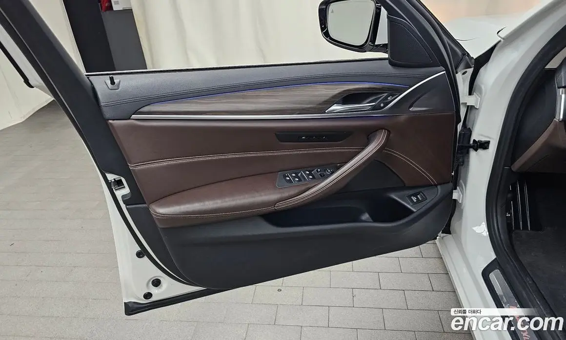 BMW 5 серия 2018 2.0 автомат (гидро), фото 14