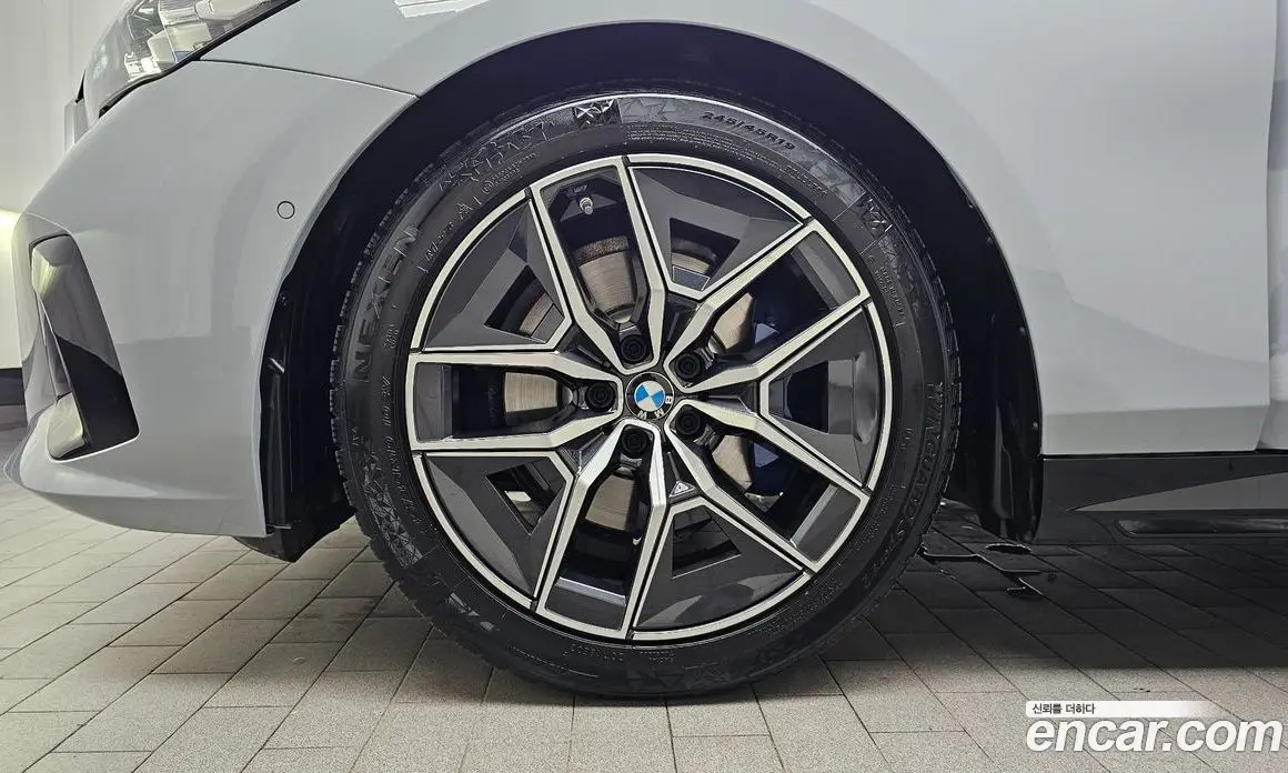 BMW 5 серия 2024 2.0 автомат (гидро), фото 5