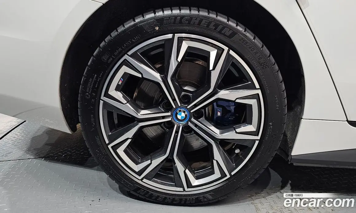 BMW i4 2023 0.2 автомат (гидро), фото 6