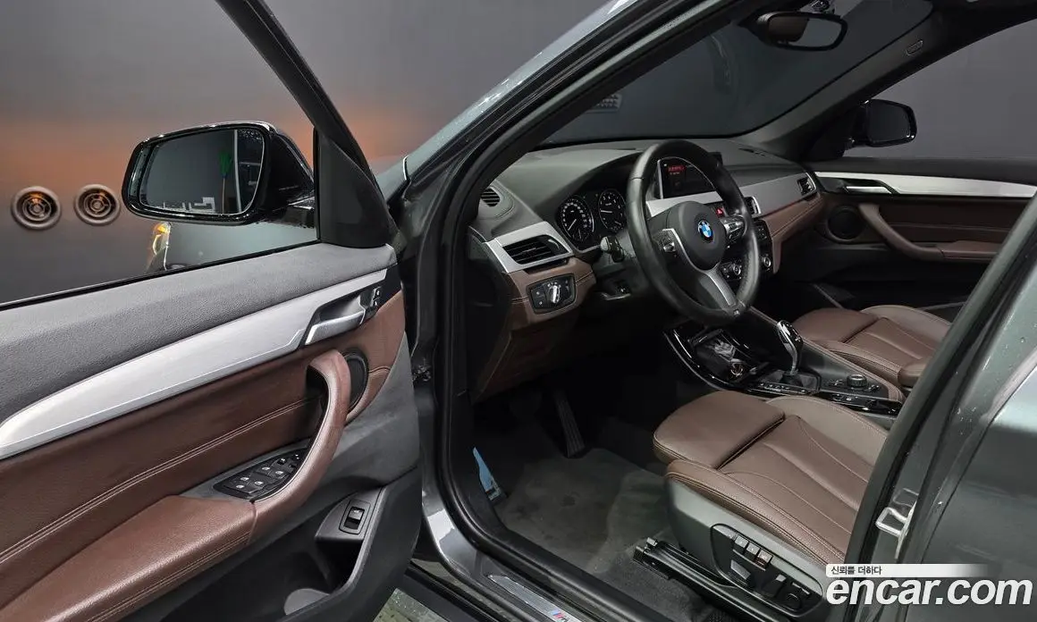 BMW X1 2021 2.0 автомат (гидро), фото 12
