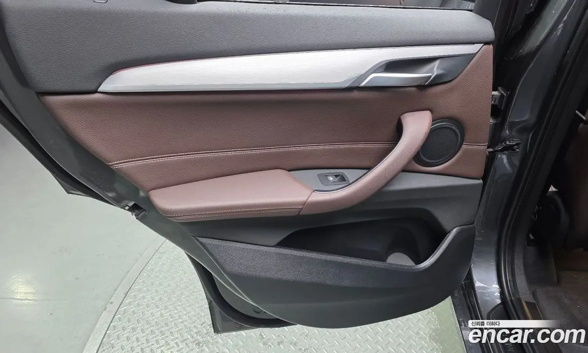 BMW X1 2021 2.0 автомат (гидро), фото 14