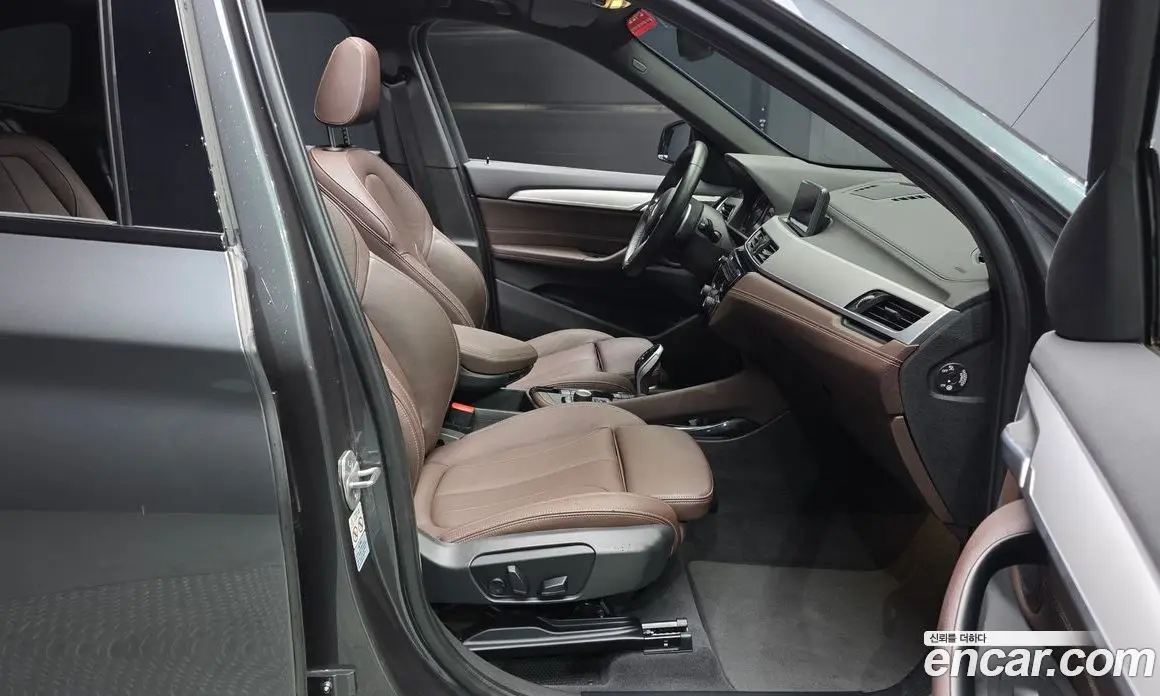 BMW X1 2021 2.0 автомат (гидро), фото 16