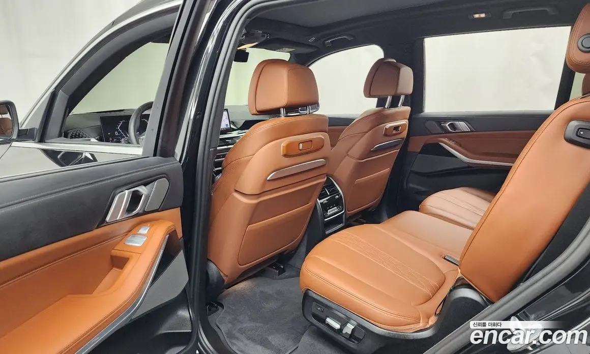 BMW X7 2024 3.0 автомат (гидро), фото 16