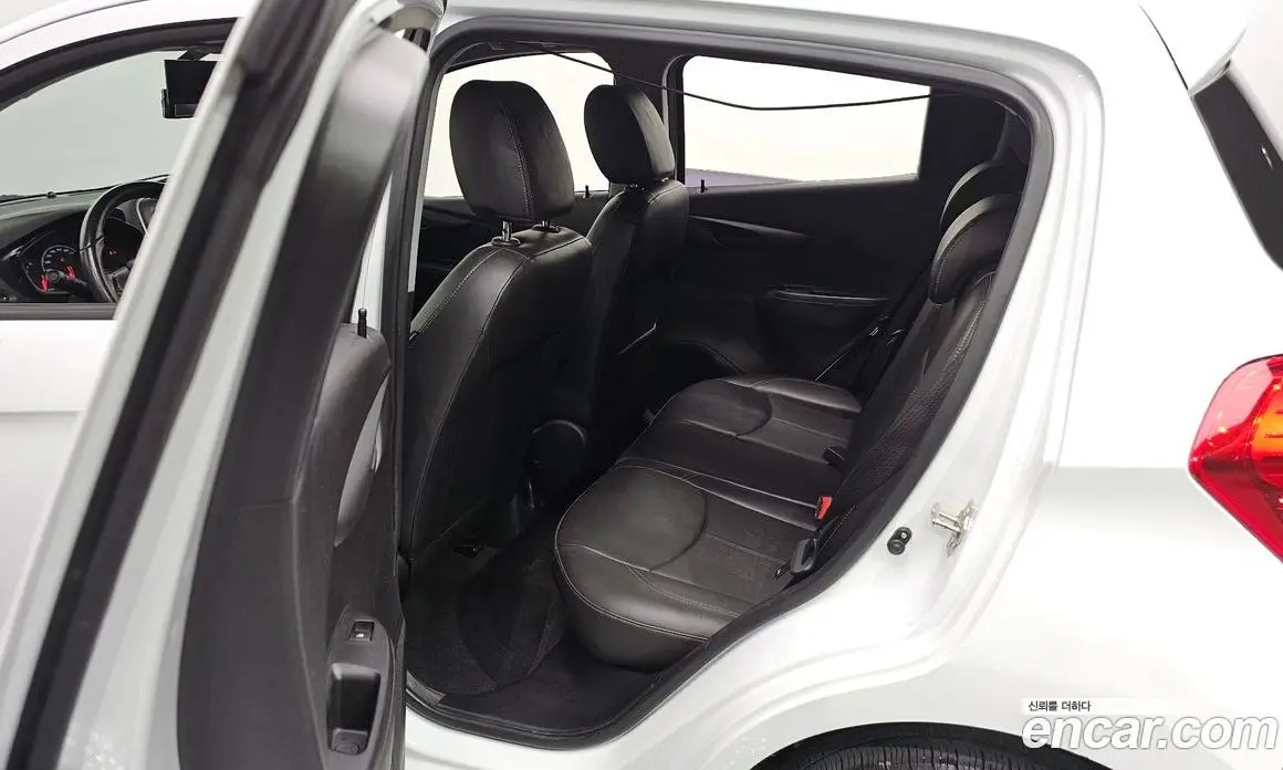 Chevrolet Spark 2015 1.0 автомат (гидро), фото 11