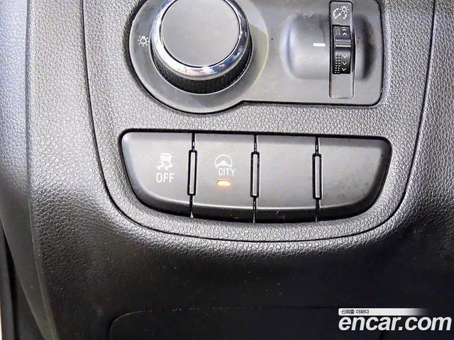Chevrolet Spark 2015 1.0 автомат (гидро), миниатюра 11