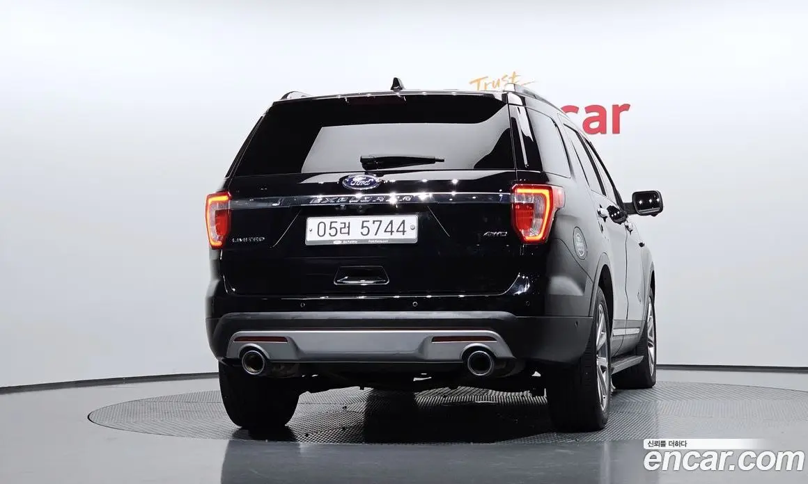 Ford Explorer 2017 3.5 автомат (гидро), фото 4