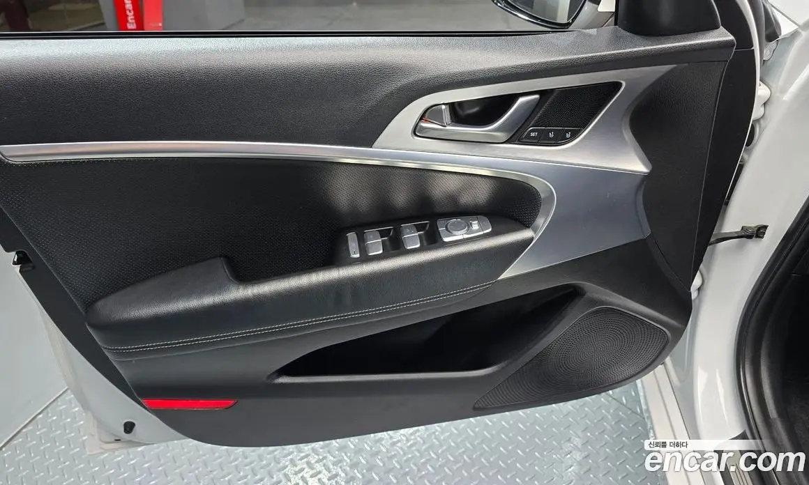 Genesis G70 2019 2.0 автомат (гидро), фото 14