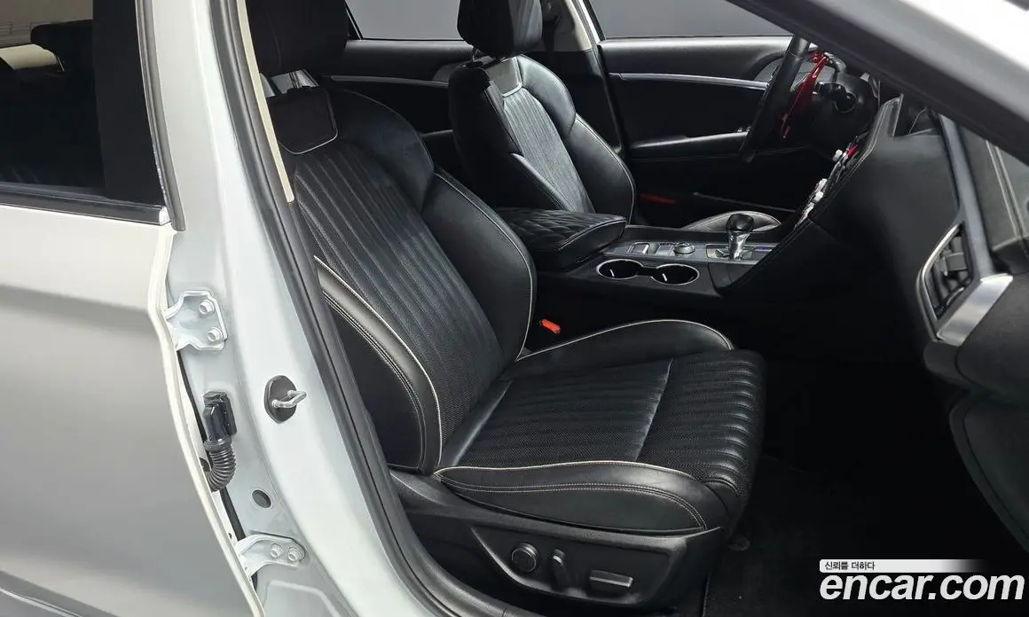Genesis G70 2019 2.0 автомат (гидро), фото 16