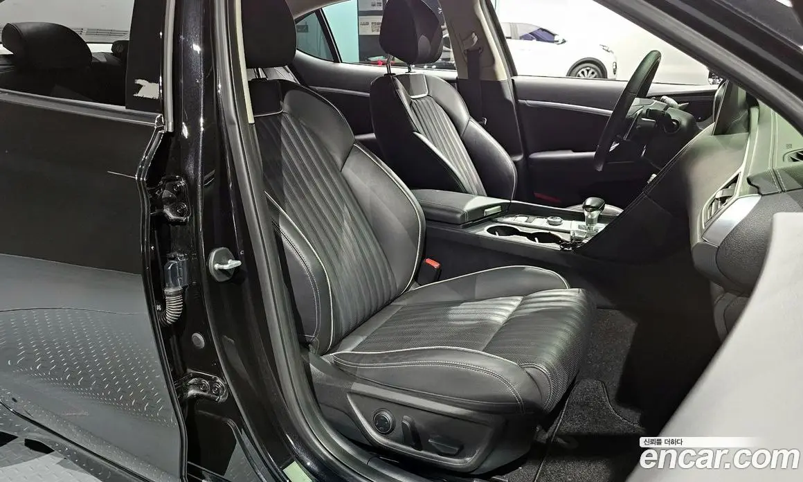 Genesis G70 2019 2.0 автомат (гидро), фото 10