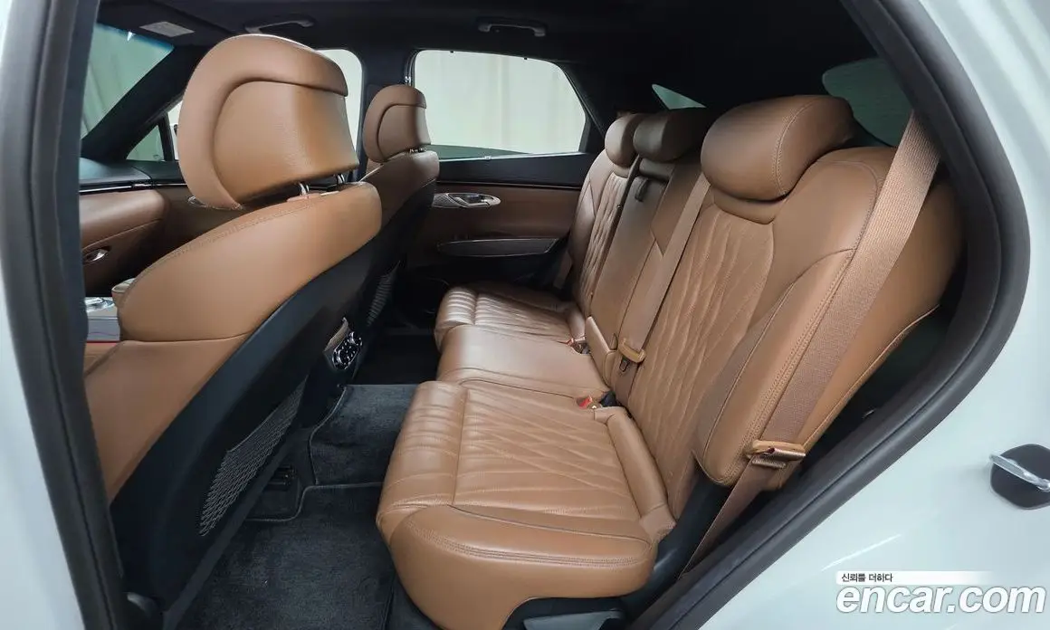 Genesis GV70 2023 2.5 автомат (гидро), фото 18