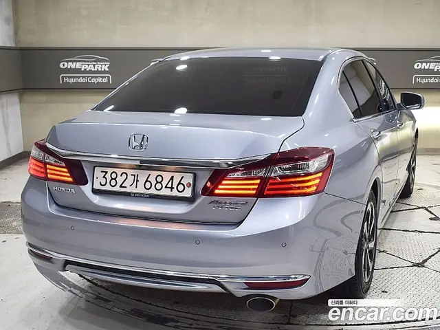 Honda Accord 2017 2.4 автомат (гидро), миниатюра 2
