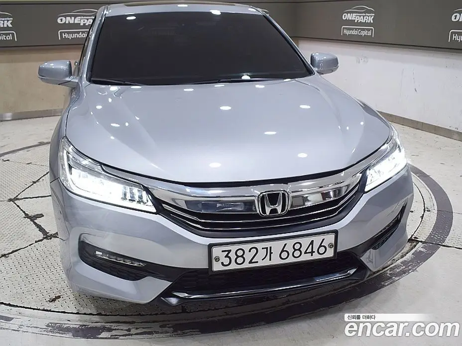 Honda Accord 2017 2.4 автомат (гидро), фото 3
