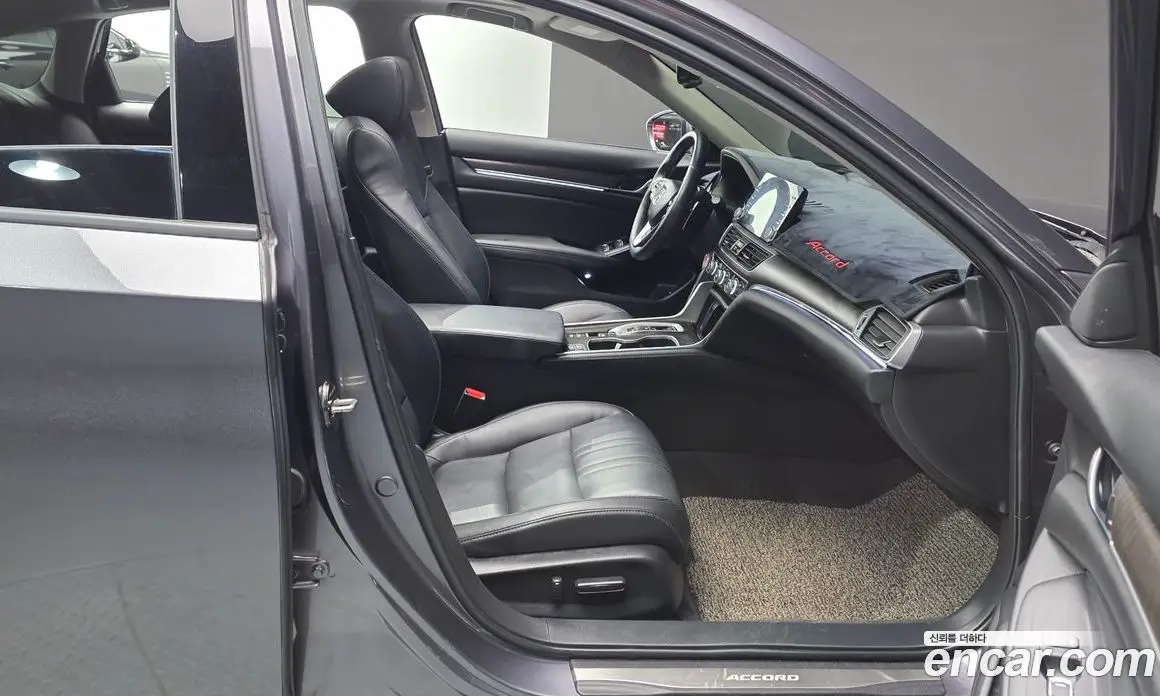 Honda Accord 2018 2.0 автомат (гидро), фото 11