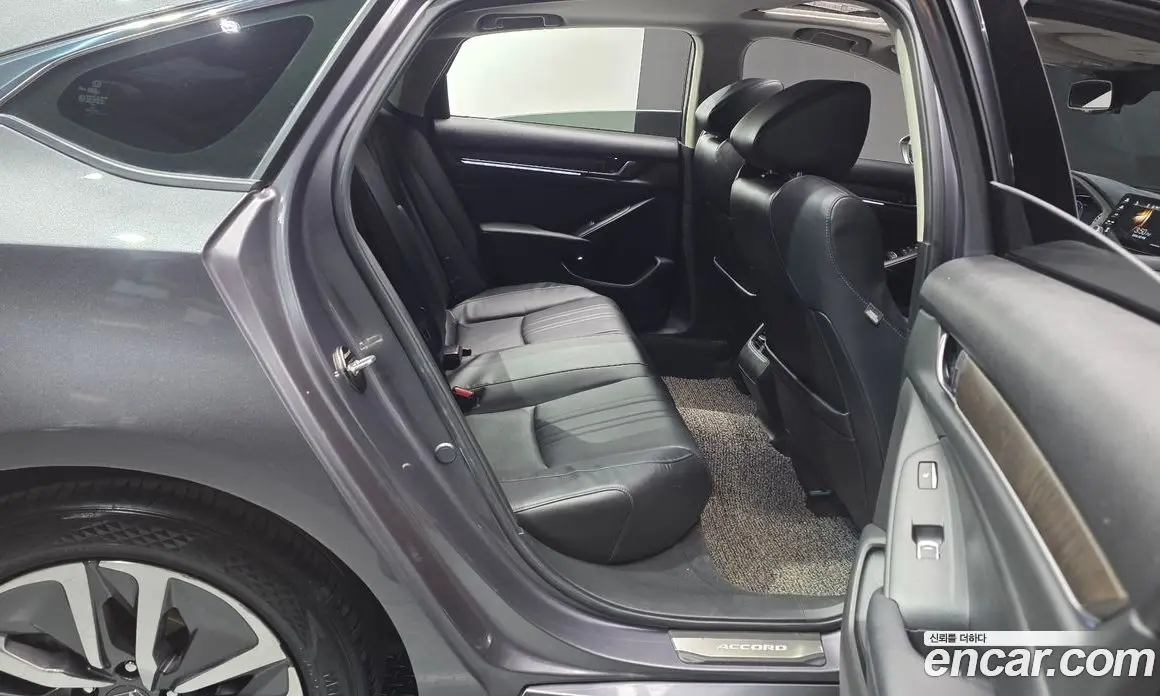 Honda Accord 2018 2.0 автомат (гидро), фото 12