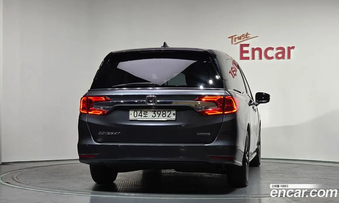 Honda Odyssey 2018 3.5 автомат (гидро), фото 4