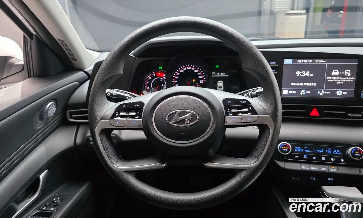 Hyundai Avante 2023 1.6 автомат (гидро), фото 18