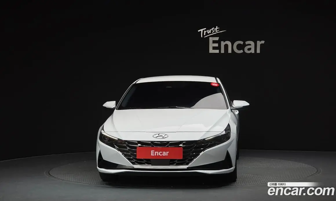 Hyundai Avante 2023 1.6 автомат (гидро), фото 3