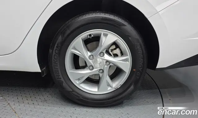Hyundai Avante 2023 1.6 автомат (гидро), миниатюра 7