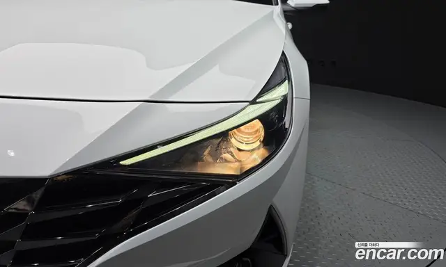 Hyundai Avante 2023 1.6 автомат (гидро), миниатюра 8