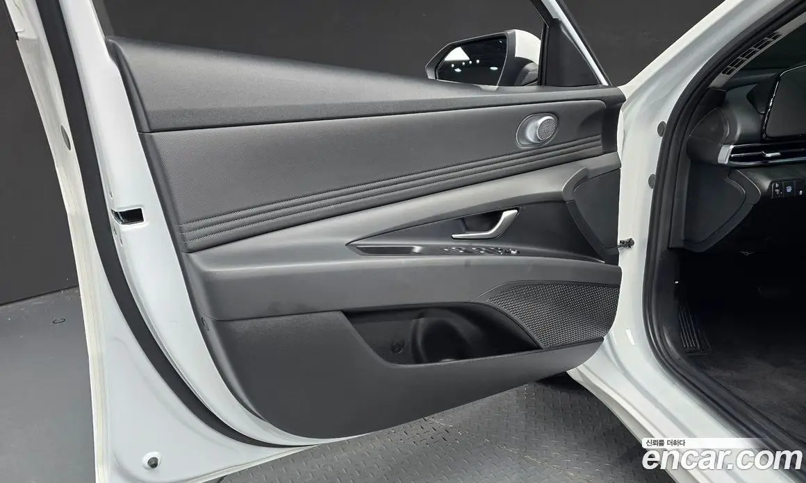 Hyundai Avante 2025 1.6 автомат (гидро), фото 13