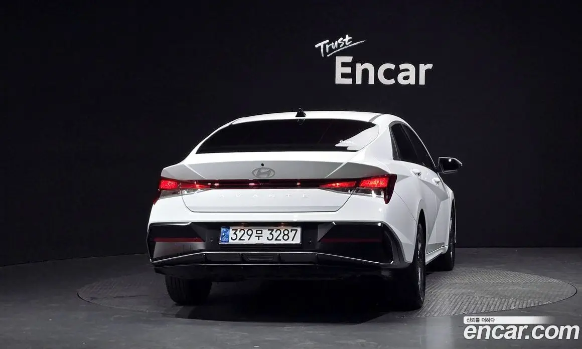 Hyundai Avante 2025 1.6 автомат (гидро), фото 3