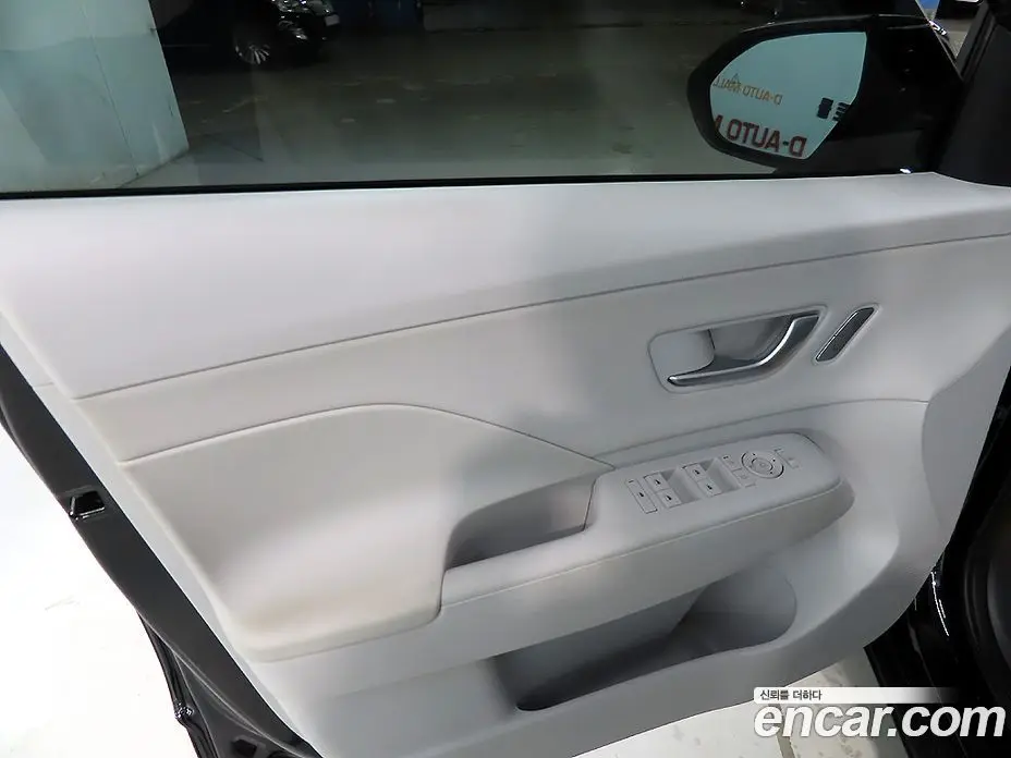Hyundai Kona 2023 1.6 автомат (гидро), фото 15